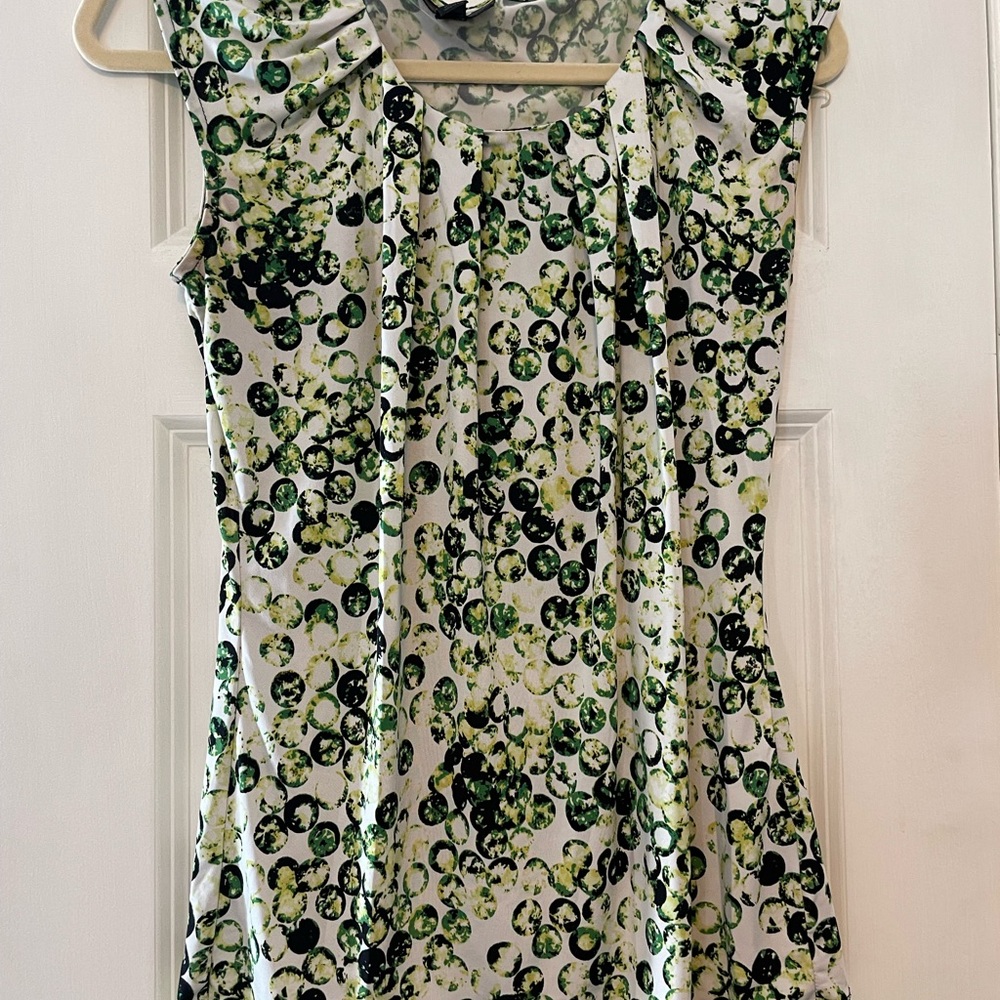 Worthington top size small .